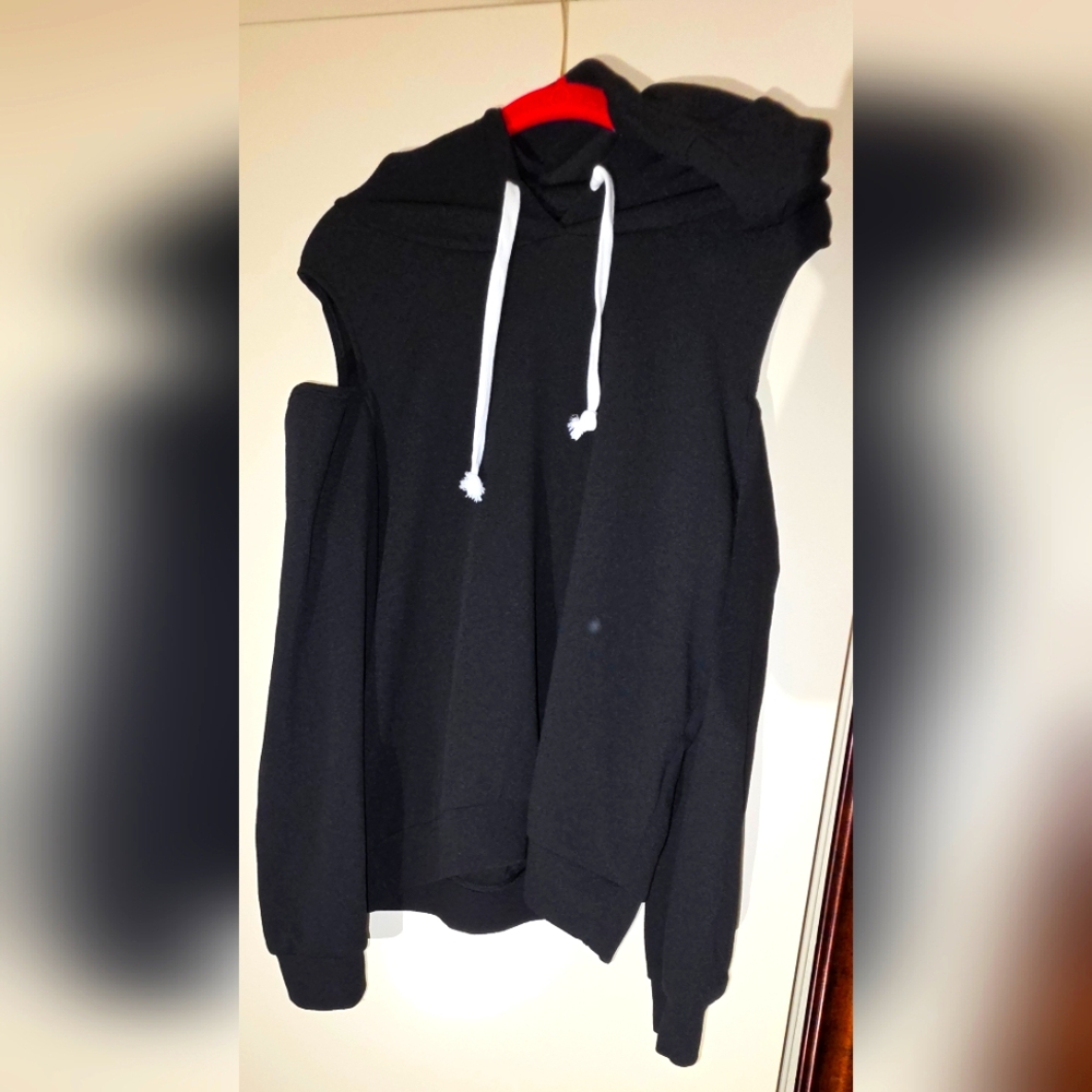Black Cold Shoulder Heart Cutout Hoodie